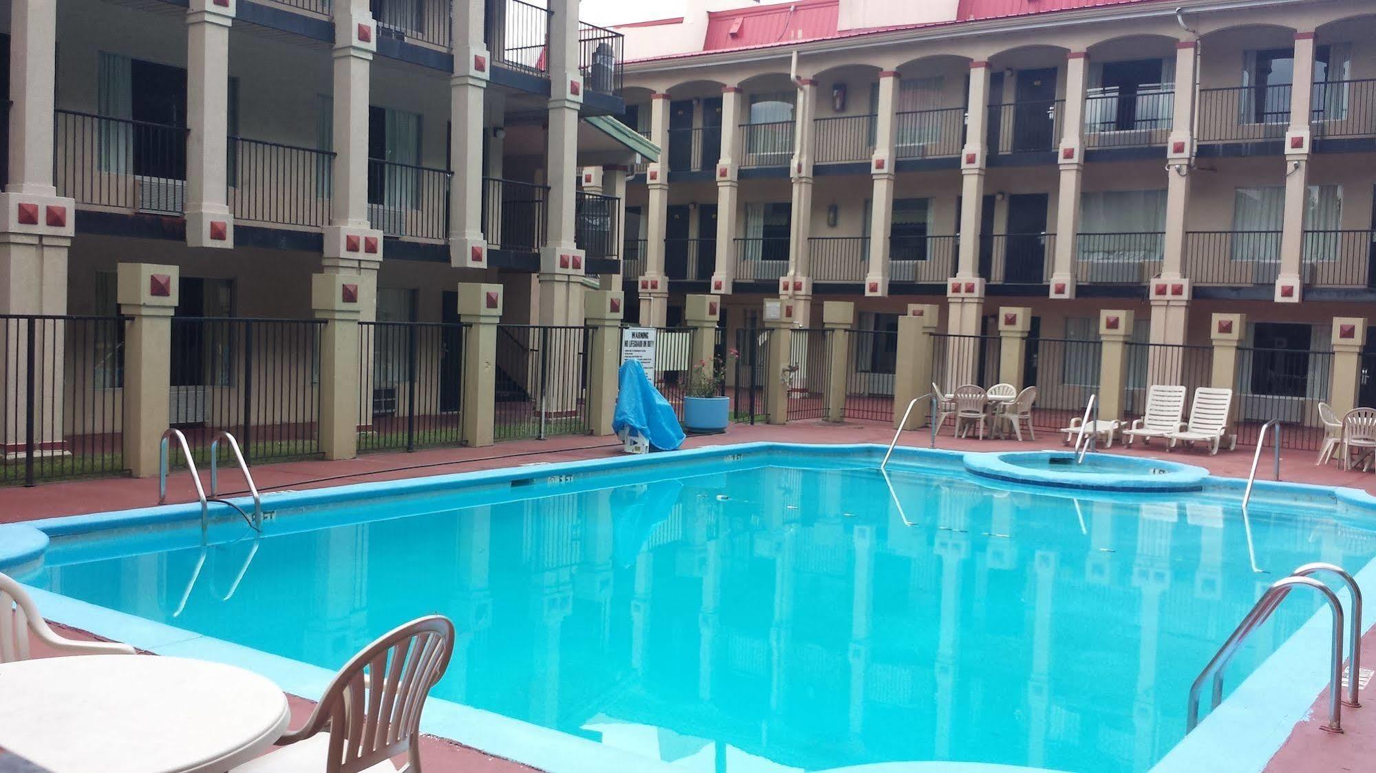 Super 8 By Wyndham College Park/Atlanta Airport West Motel Exterior photo