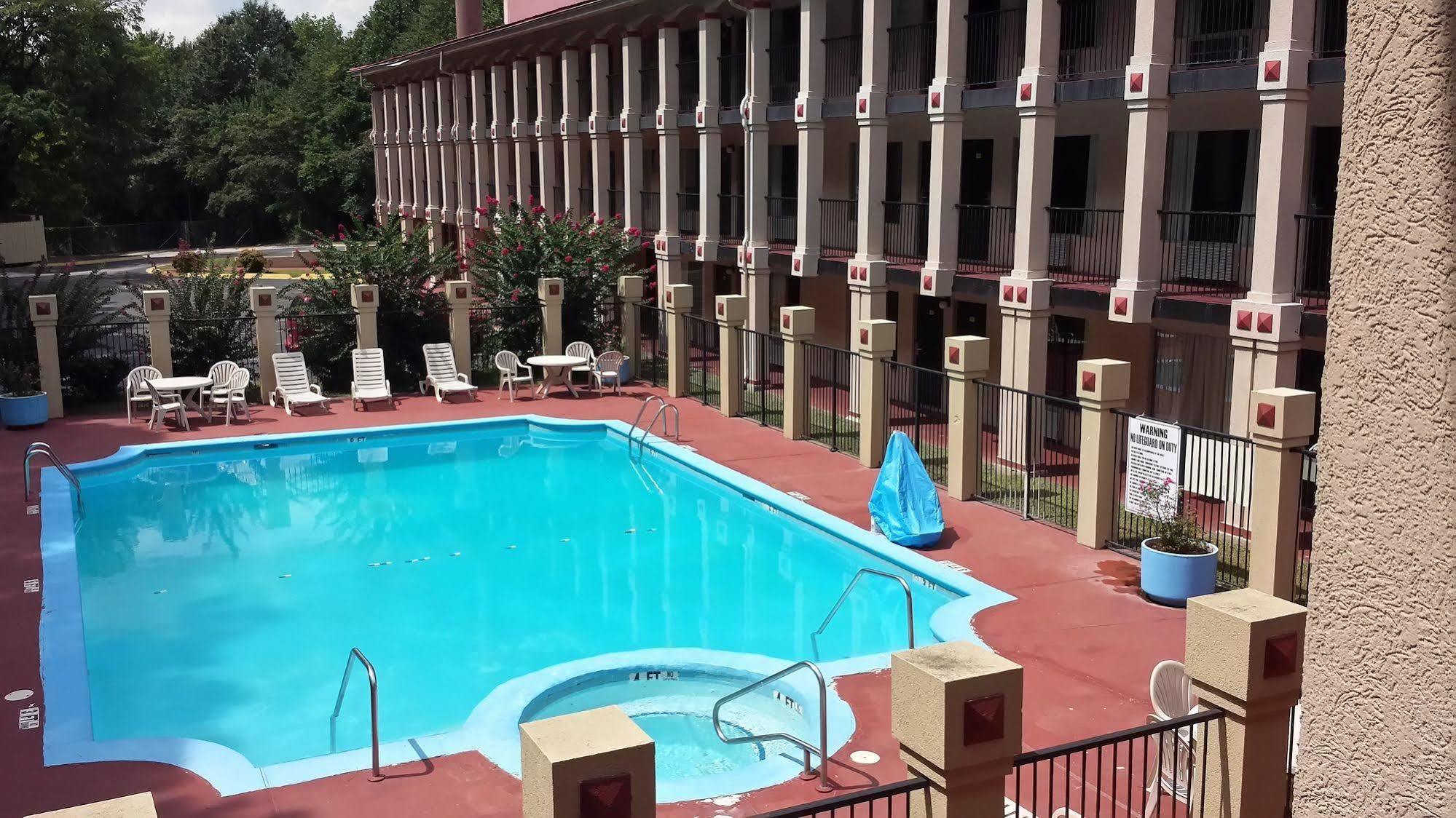 Super 8 By Wyndham College Park/Atlanta Airport West Motel Exterior photo